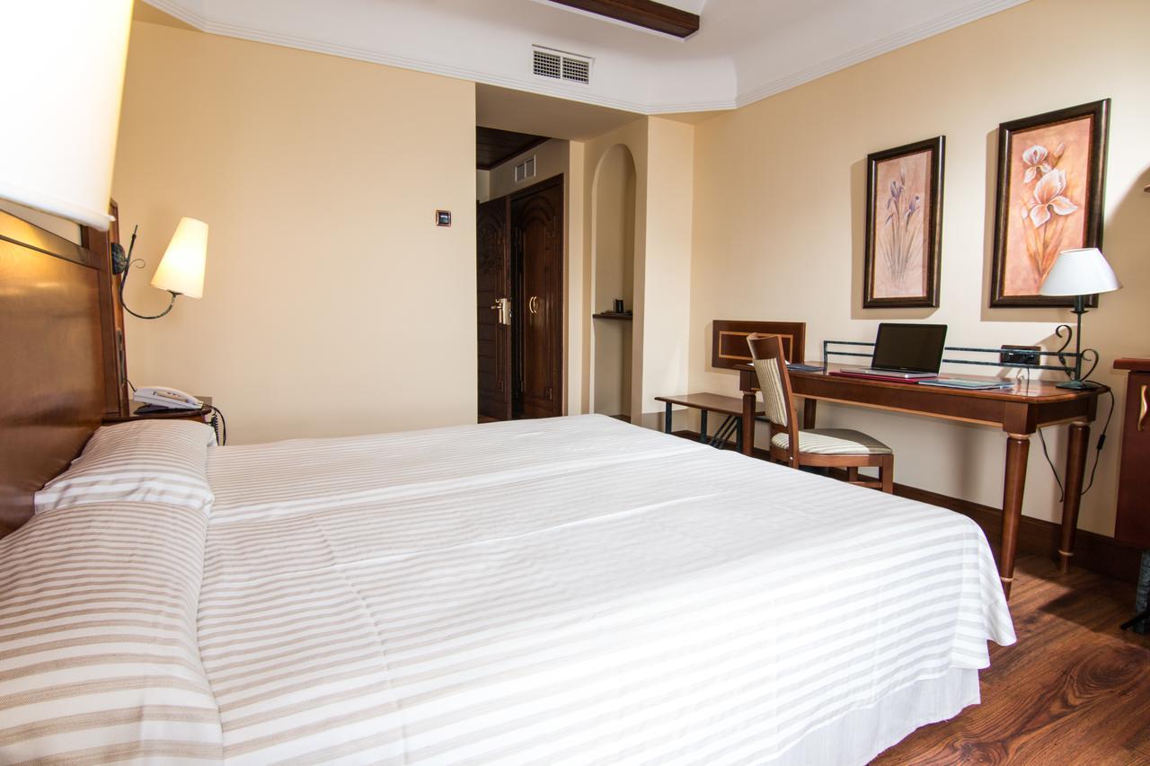 Hotel Abades غواذيكس المظهر الخارجي الصورة